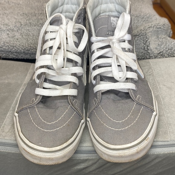 Vans - Picture 1 of 4